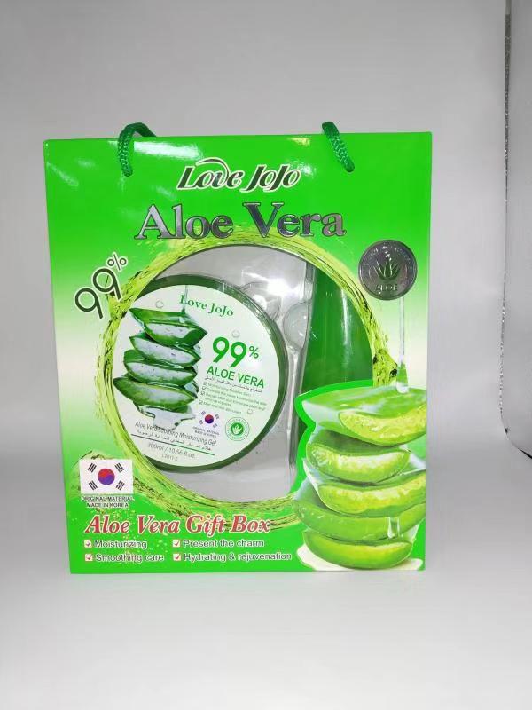 Soothing and Moisturizing Gel 99% Aloe Vera Coffret Gel 300ml + 300ml conditioner *12 pieces